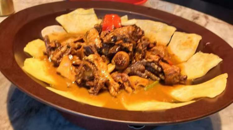 凤阳地锅鸡 (2).jpg